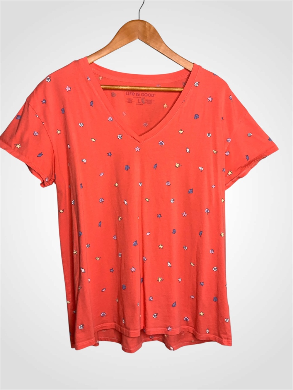 Life Is Good Coral V-Neck Tee with Tiny Star & Shell Print Large